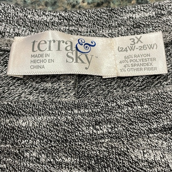 Terra & Sky 3X 24-26 grey silver lightweight sweater with crisscross sleeves - Picture 9 of 10